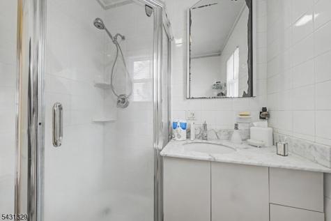 287 Madison Avenue New Milford NJ 07646
