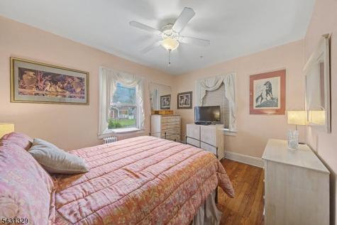 287 Madison Avenue New Milford NJ 07646