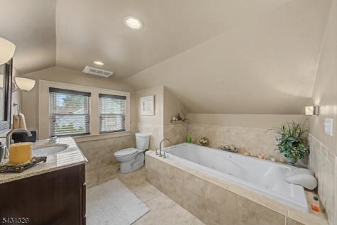 287 Madison Avenue New Milford NJ 07646