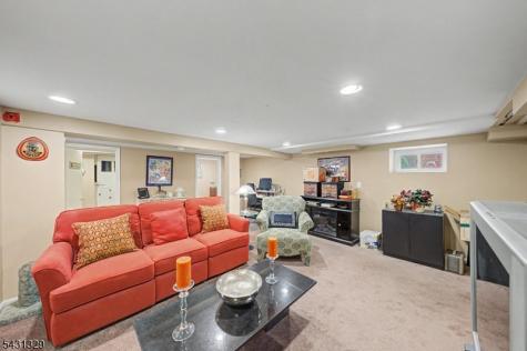 287 Madison Avenue New Milford NJ 07646