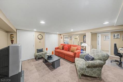 287 Madison Avenue New Milford NJ 07646