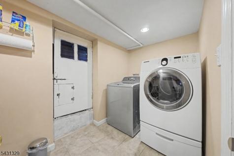 287 Madison Avenue New Milford NJ 07646