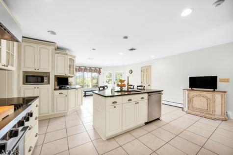 24 W Sunset Road Pequannock NJ 07444