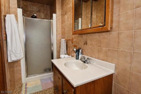 90 Emmans Road Roxbury NJ 07852