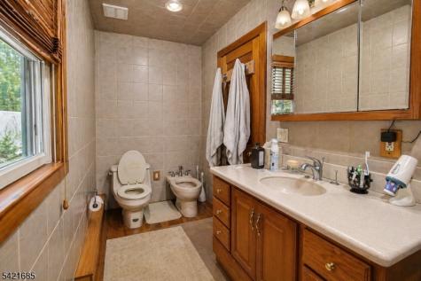 90 Emmans Road Roxbury NJ 07852
