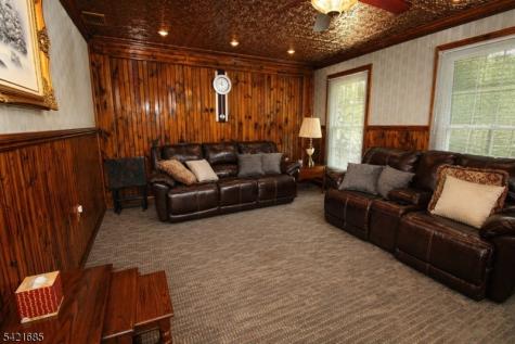 90 Emmans Road Roxbury NJ 07852
