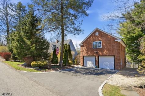 173 Point Breeze Drive West Milford NJ 07421