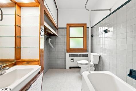429 Greenwich Street Belvidere NJ 07823