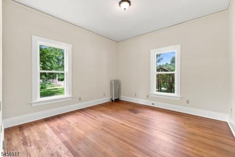 429 Greenwich Street Belvidere NJ 07823
