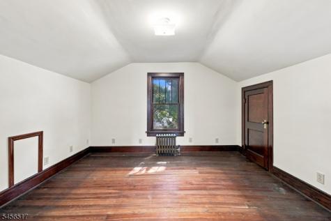 429 Greenwich Street Belvidere NJ 07823