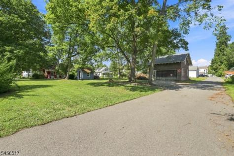 429 Greenwich Street Belvidere NJ 07823