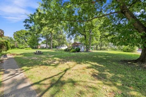 429 Greenwich Street Belvidere NJ 07823