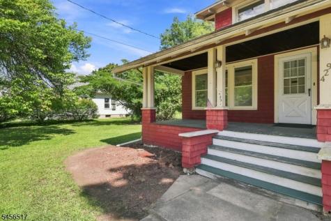 429 Greenwich Street Belvidere NJ 07823