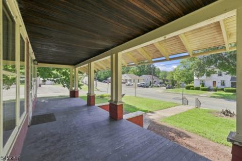 429 Greenwich Street Belvidere NJ 07823