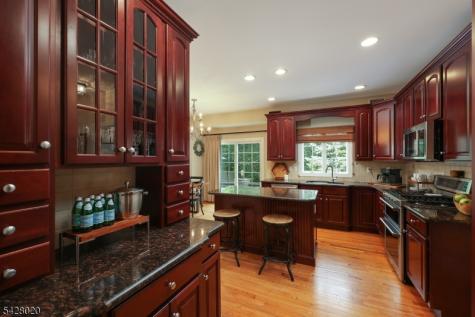 60 Mohawk Trail Westfield NJ 07090