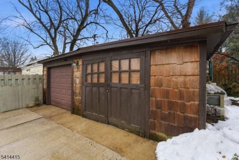 608 Meadow Street Roselle NJ 07203