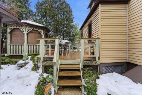 608 Meadow Street Roselle NJ 07203