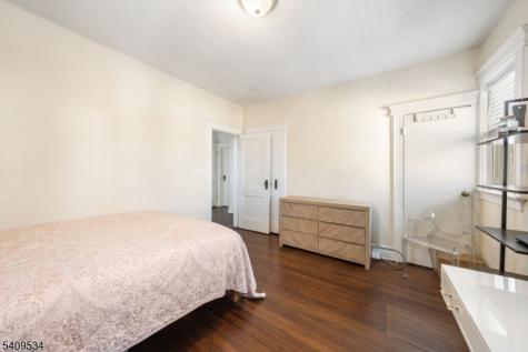 33 Grant Avenue East Orange NJ 07017