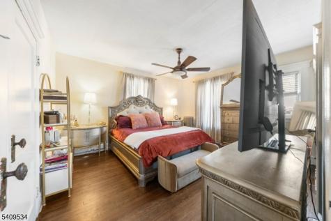 33 Grant Avenue East Orange NJ 07017