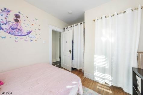 33 Grant Avenue East Orange NJ 07017