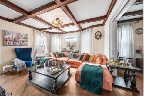 33 Grant Avenue East Orange NJ 07017