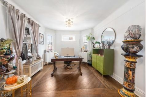 33 Grant Avenue East Orange NJ 07017