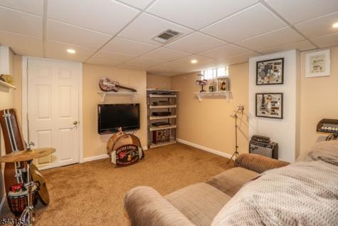 94 Hayes Avenue Clark NJ 07066
