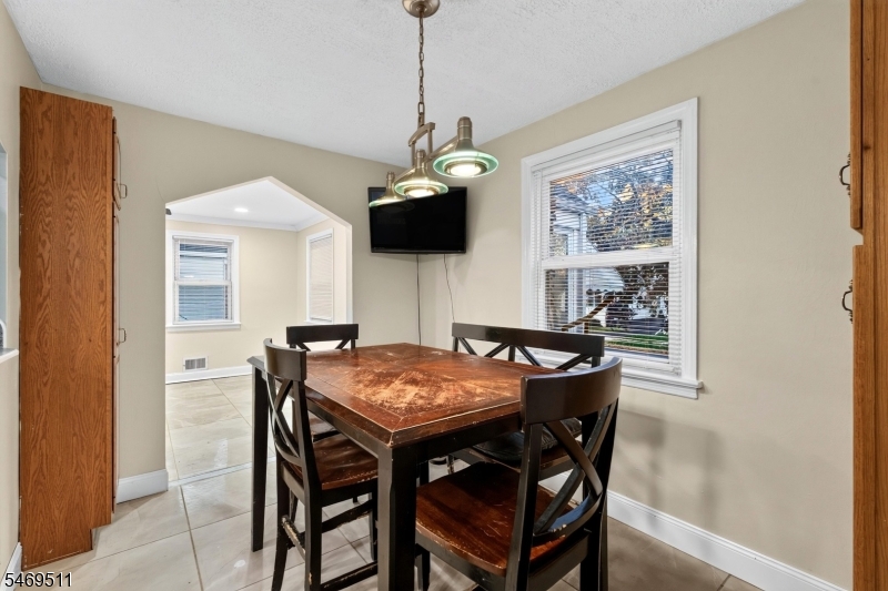 214 Floral Street Roselle NJ 07203