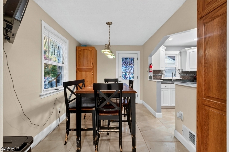 214 Floral Street Roselle NJ 07203