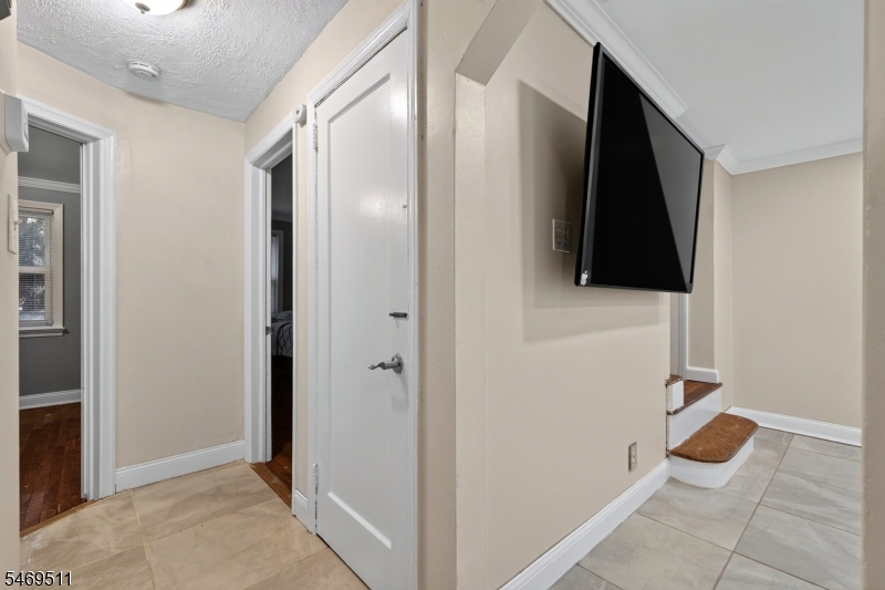 214 Floral Street Roselle NJ 07203