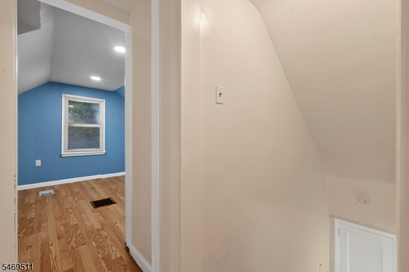 214 Floral Street Roselle NJ 07203