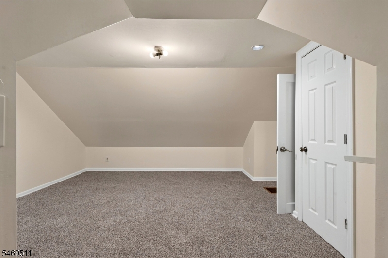 214 Floral Street Roselle NJ 07203
