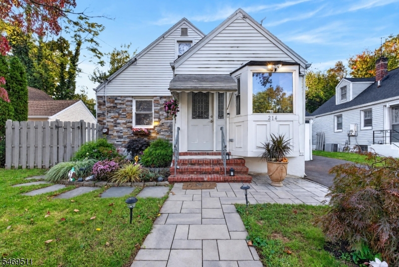 214 Floral Street Roselle NJ 07203