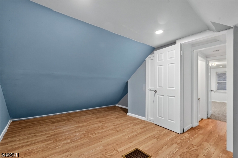 214 Floral Street Roselle NJ 07203