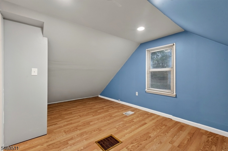 214 Floral Street Roselle NJ 07203