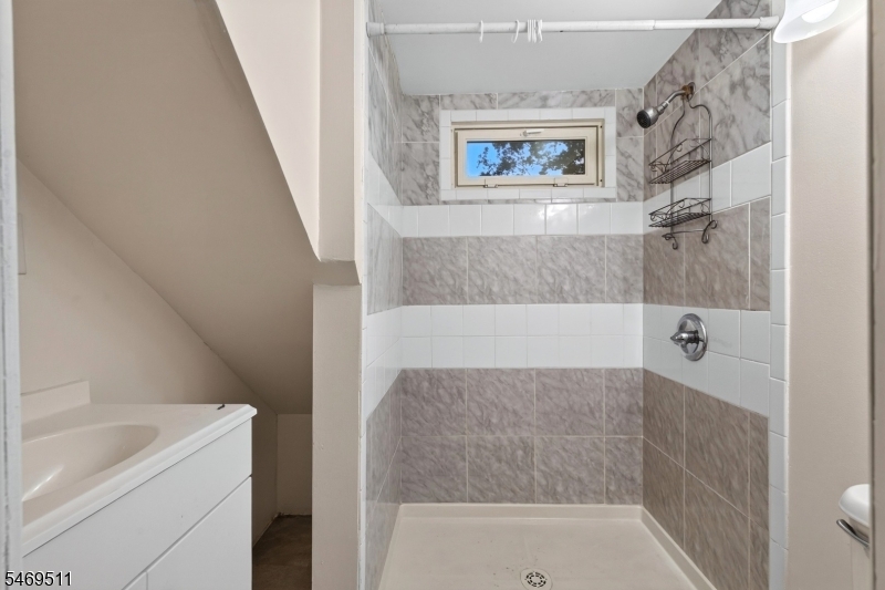 214 Floral Street Roselle NJ 07203