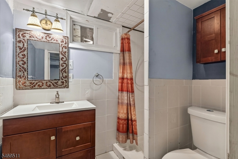 214 Floral Street Roselle NJ 07203