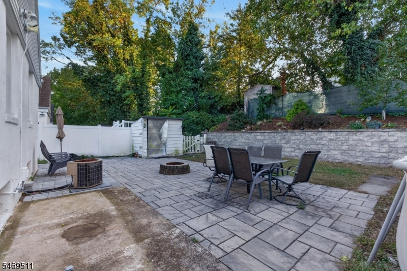 214 Floral Street Roselle NJ 07203