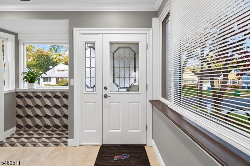 214 Floral Street Roselle NJ 07203