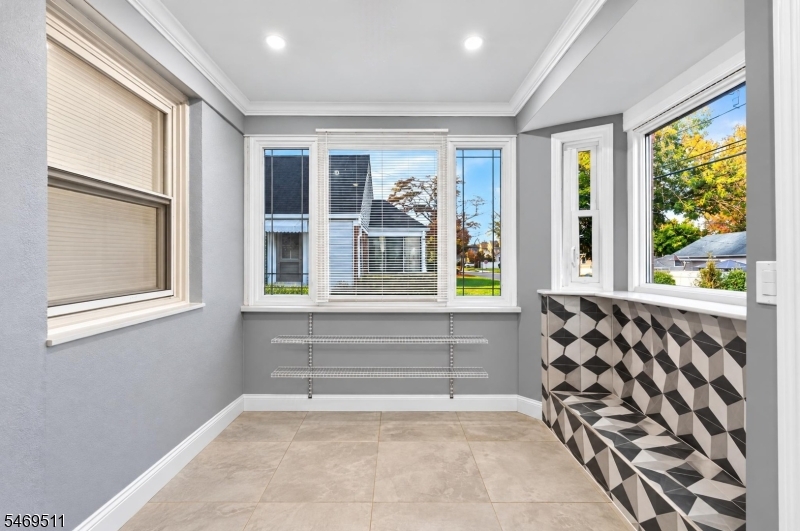 214 Floral Street Roselle NJ 07203