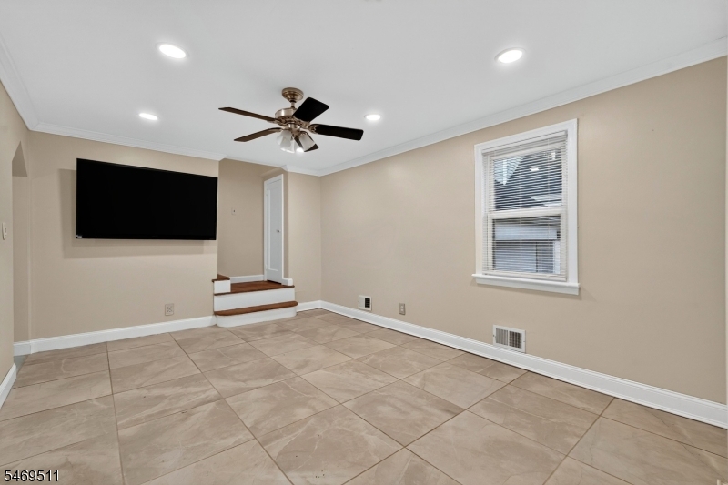 214 Floral Street Roselle NJ 07203