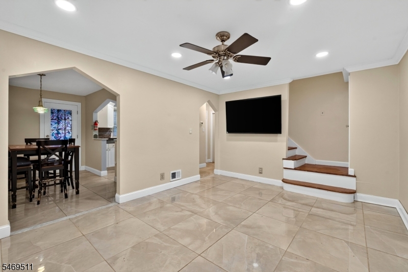 214 Floral Street Roselle NJ 07203