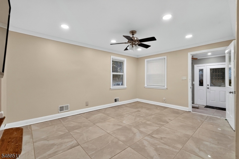 214 Floral Street Roselle NJ 07203