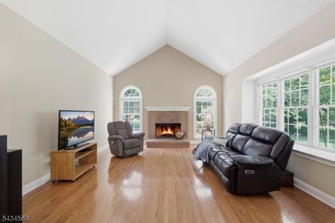 6 Janet Drive Washington NJ 07853
