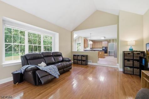6 Janet Drive Washington NJ 07853