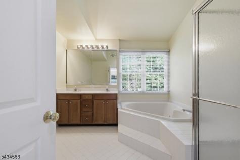 6 Janet Drive Washington NJ 07853