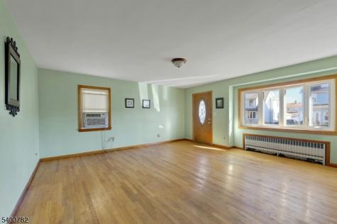 835 Chestnut Street Kearny NJ 07032