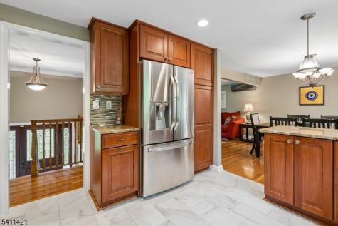 60 Edgemere Road Livingston NJ 07039