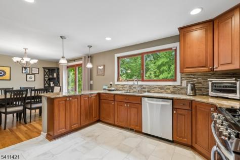 60 Edgemere Road Livingston NJ 07039