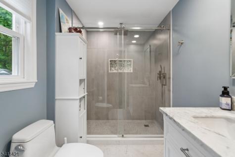 60 Edgemere Road Livingston NJ 07039
